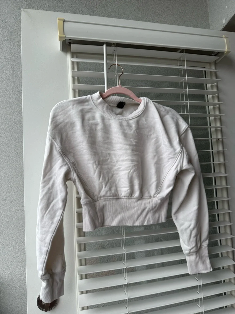 wild fable White Cropped Crewneck Sweatshirt - Picture 2 of 3